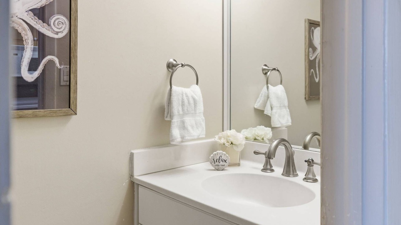Photo of Bathroom in Folly Field