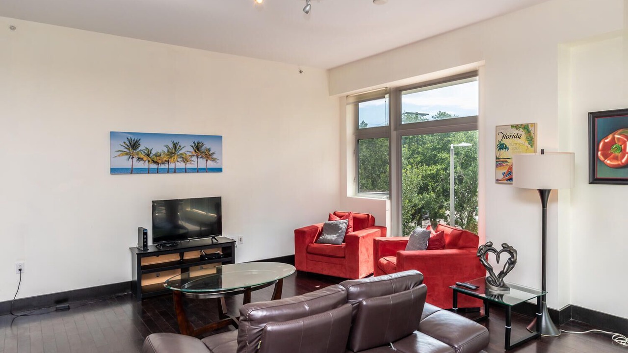 Photo of Livingroom in Northeast Miami