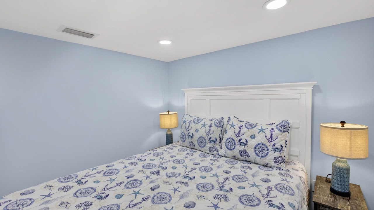 Photo of Bedroom in Mid Island