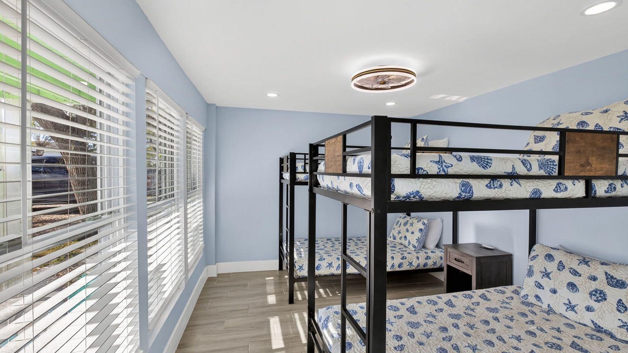 Photo of Bedroom in Mid Island