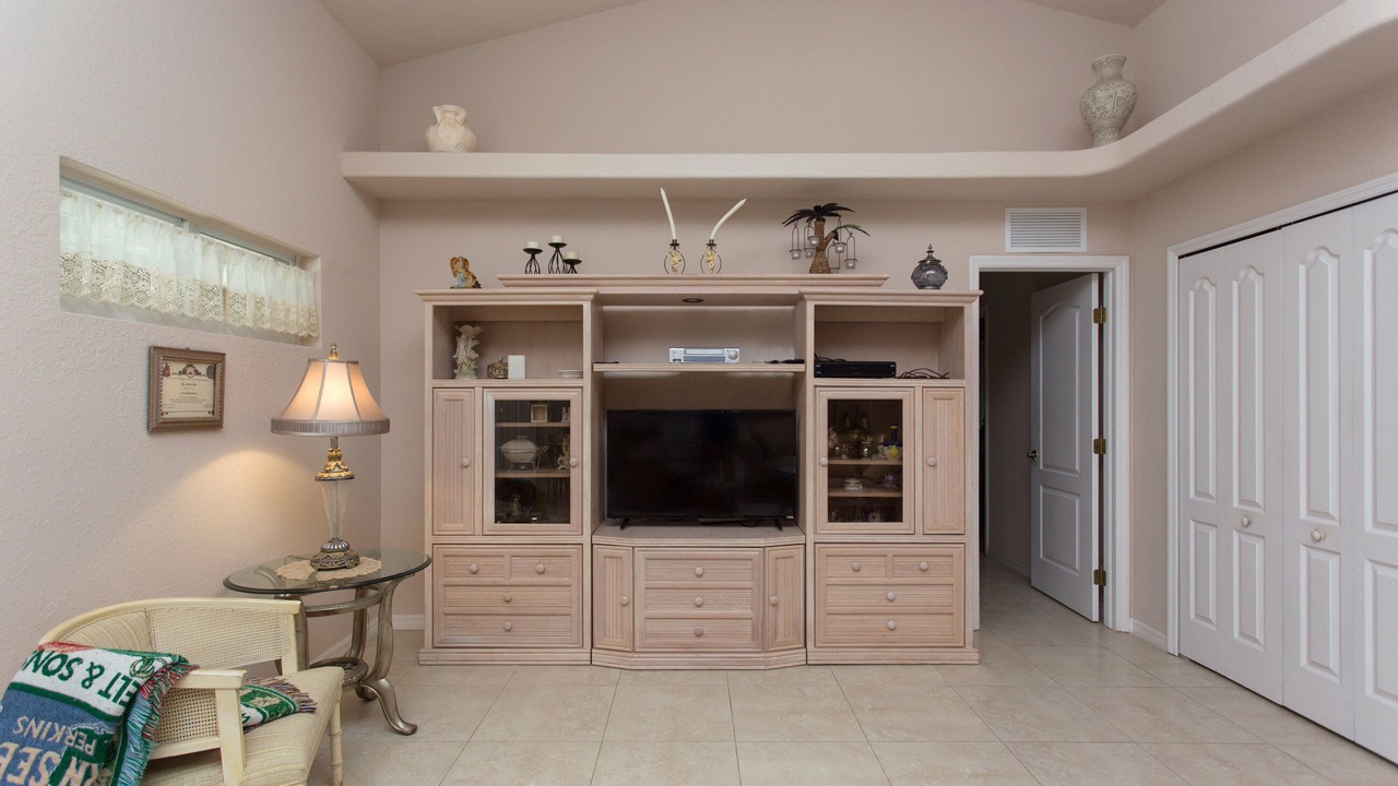 Photo of Livingroom in Caloosahatchee