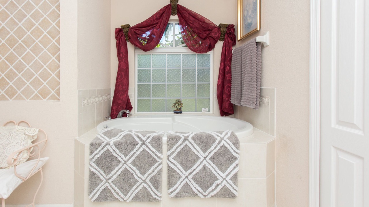 Photo of Bathroom in Caloosahatchee