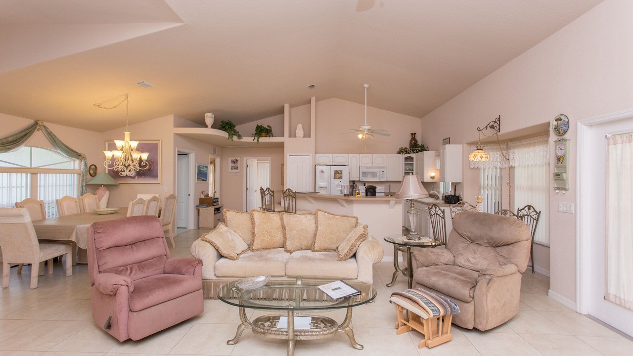Photo of Livingroom in Caloosahatchee