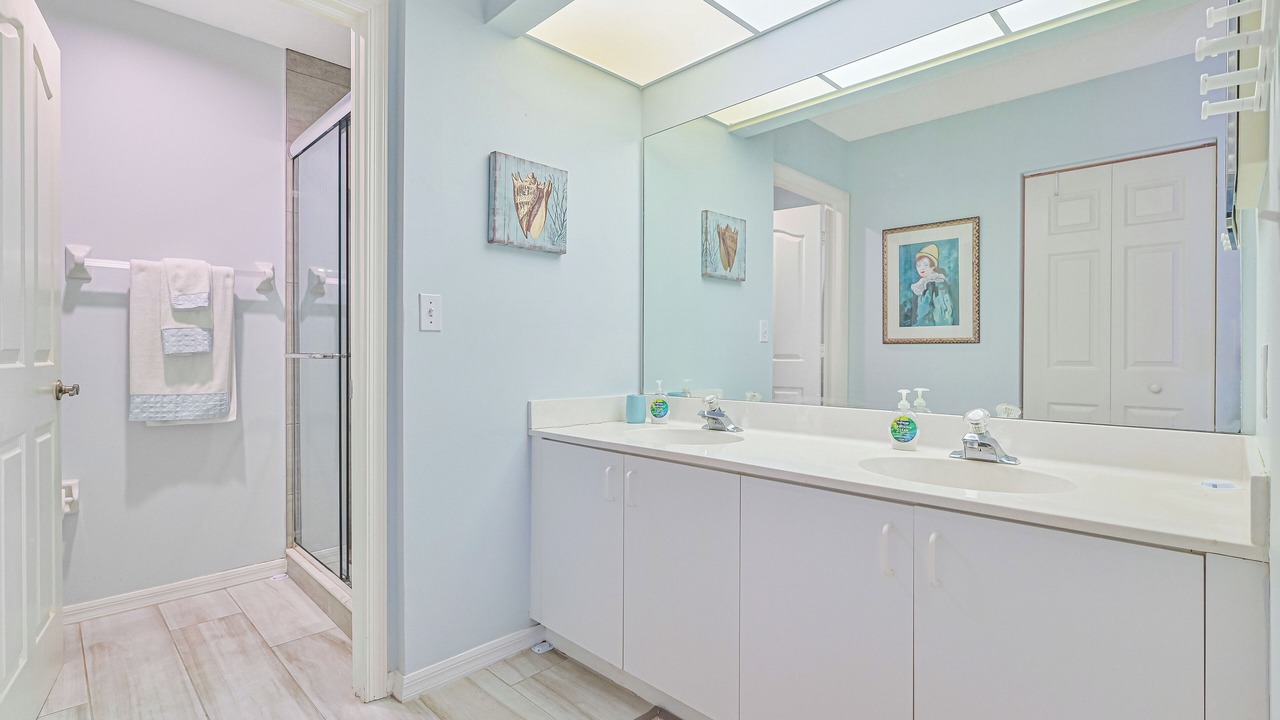 Photo of Bathroom in Naples