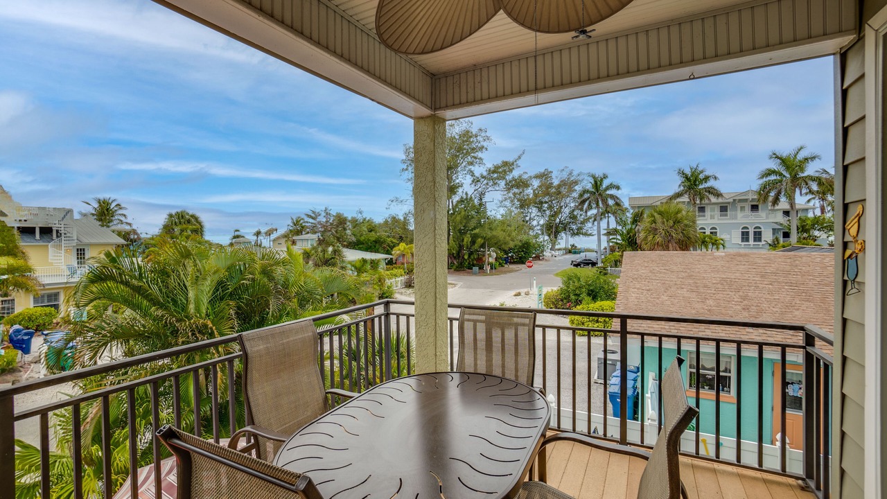 Photo of Patio Balcony in Holmes Beach