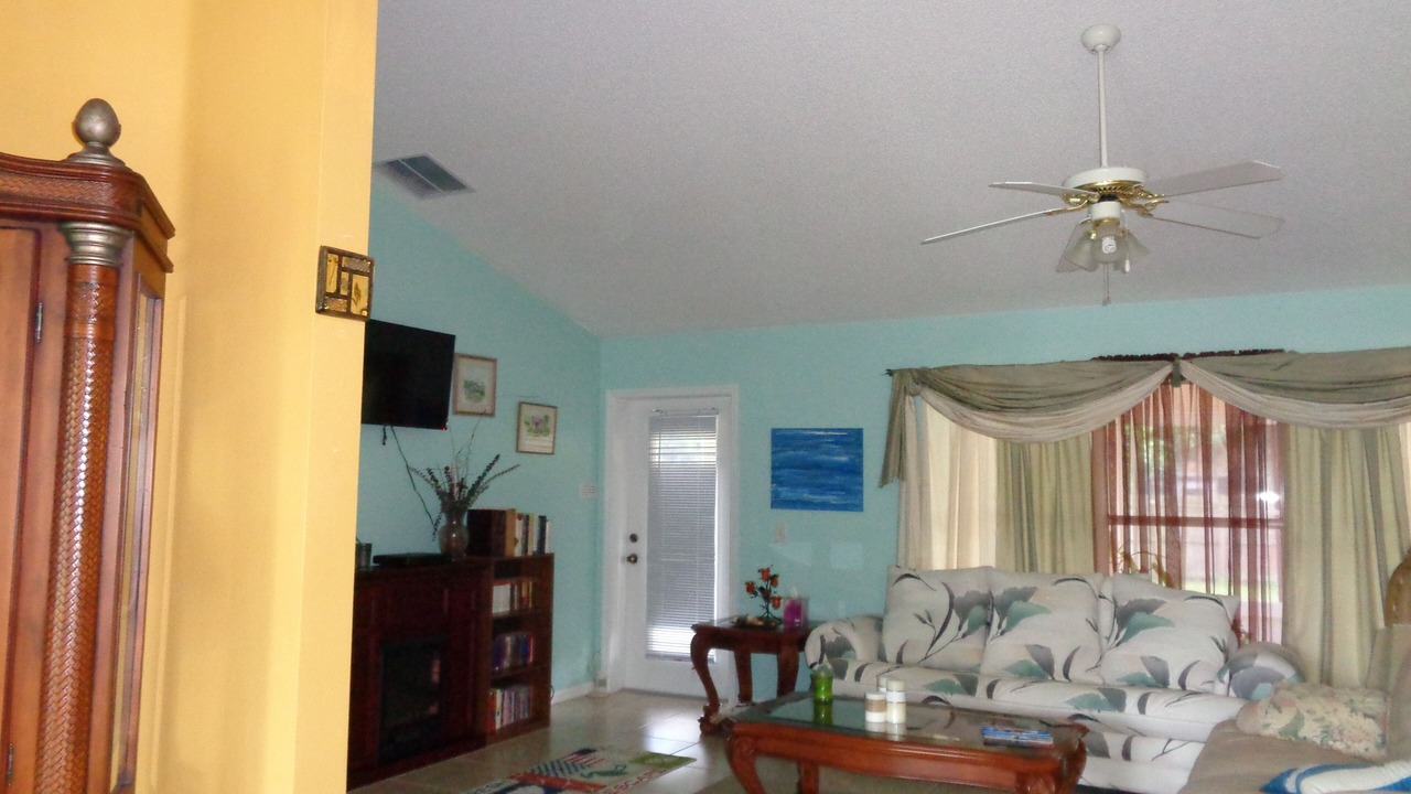 Photo of Livingroom in Port Saint Lucie