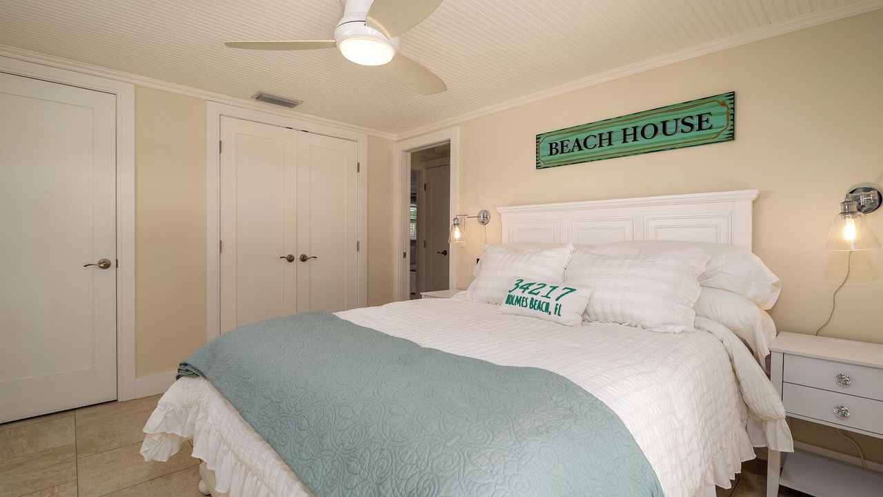 Photo of Bedroom in Holmes Beach