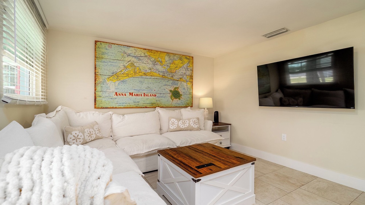 Photo of Livingroom in Holmes Beach