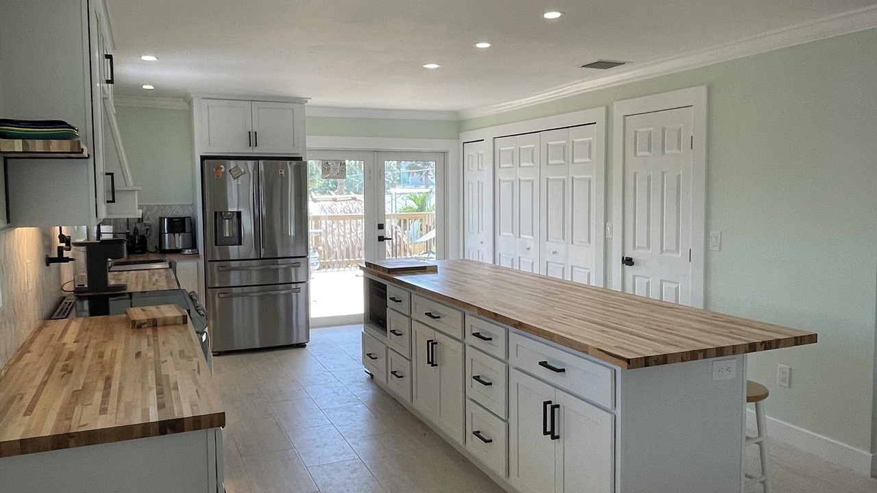 Photo of Kitchen in Mid Island