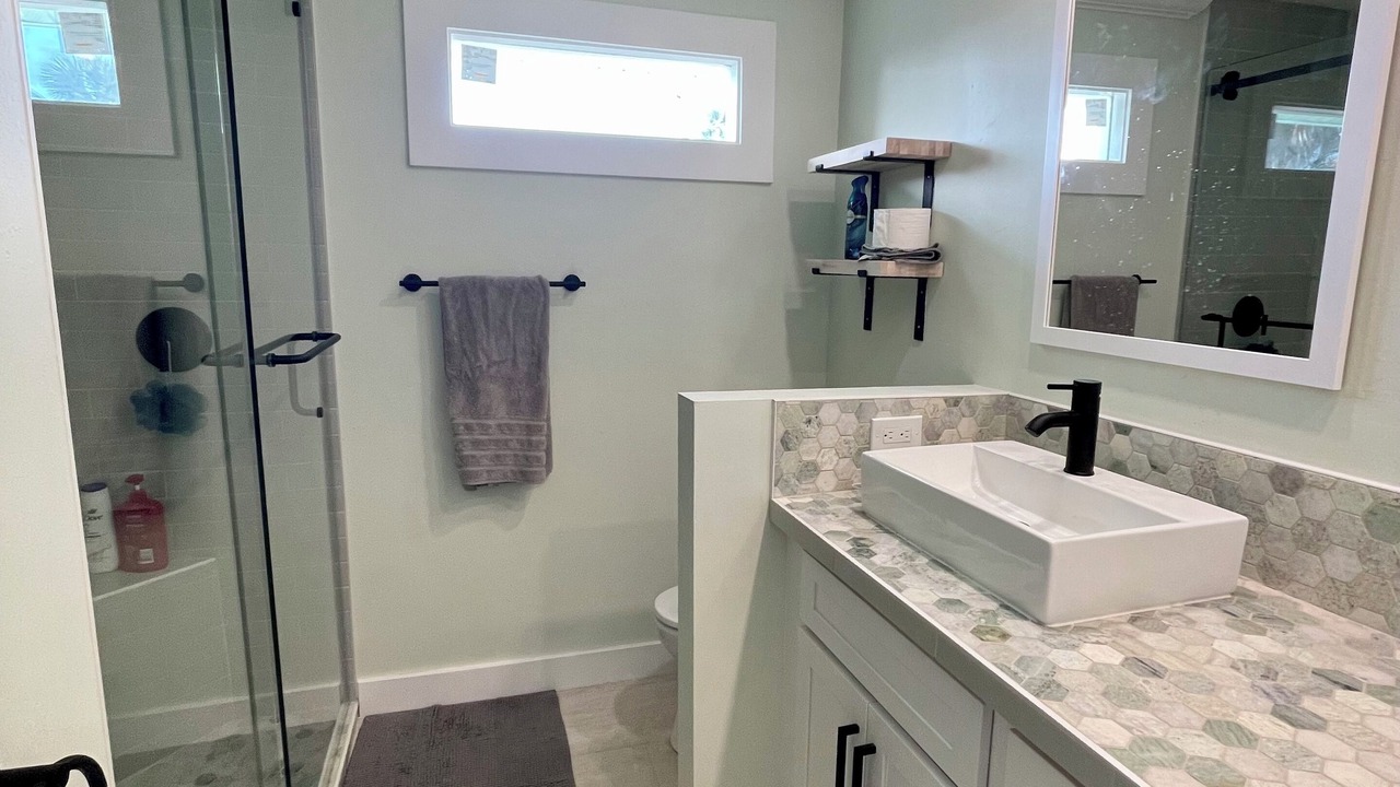 Photo of Bathroom in Mid Island