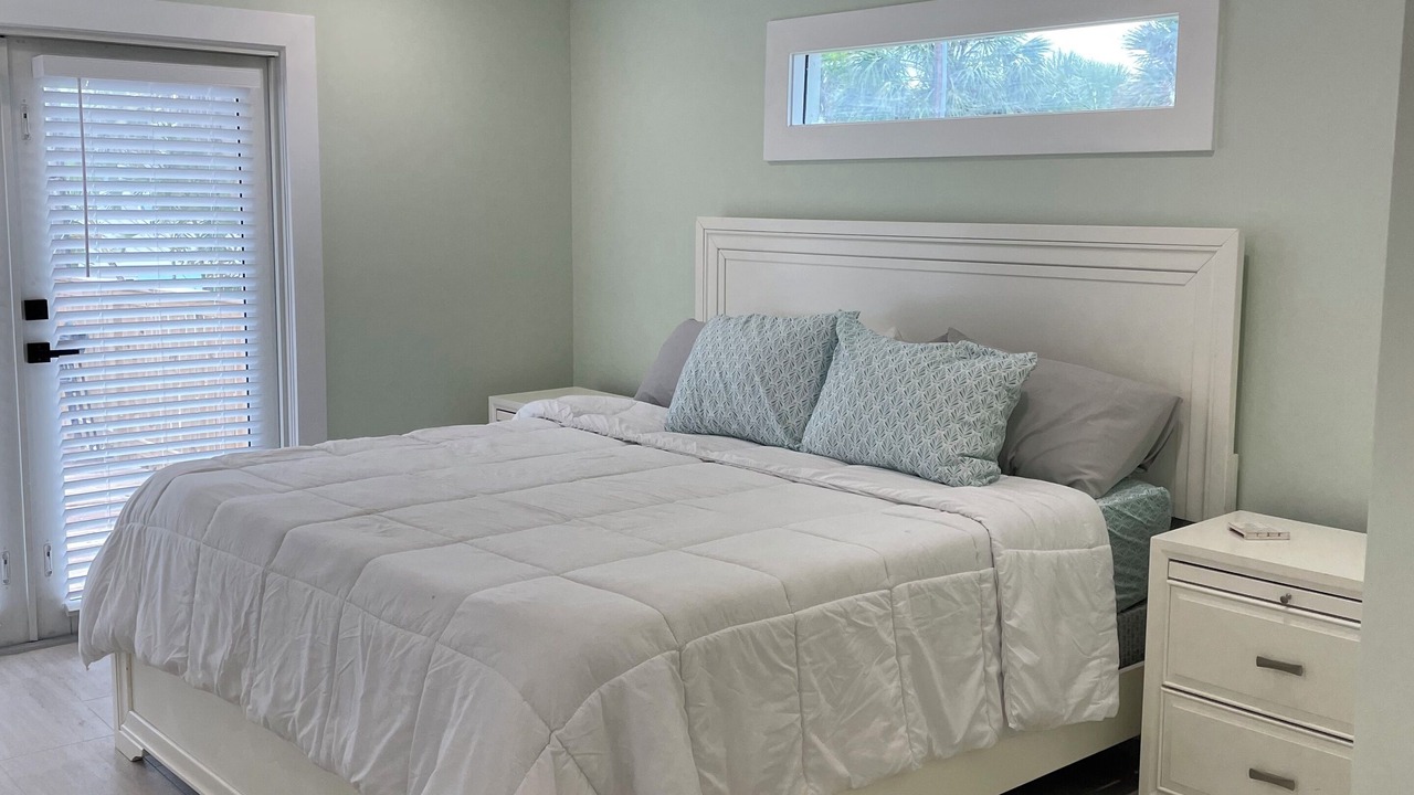 Photo of Bedroom in Mid Island