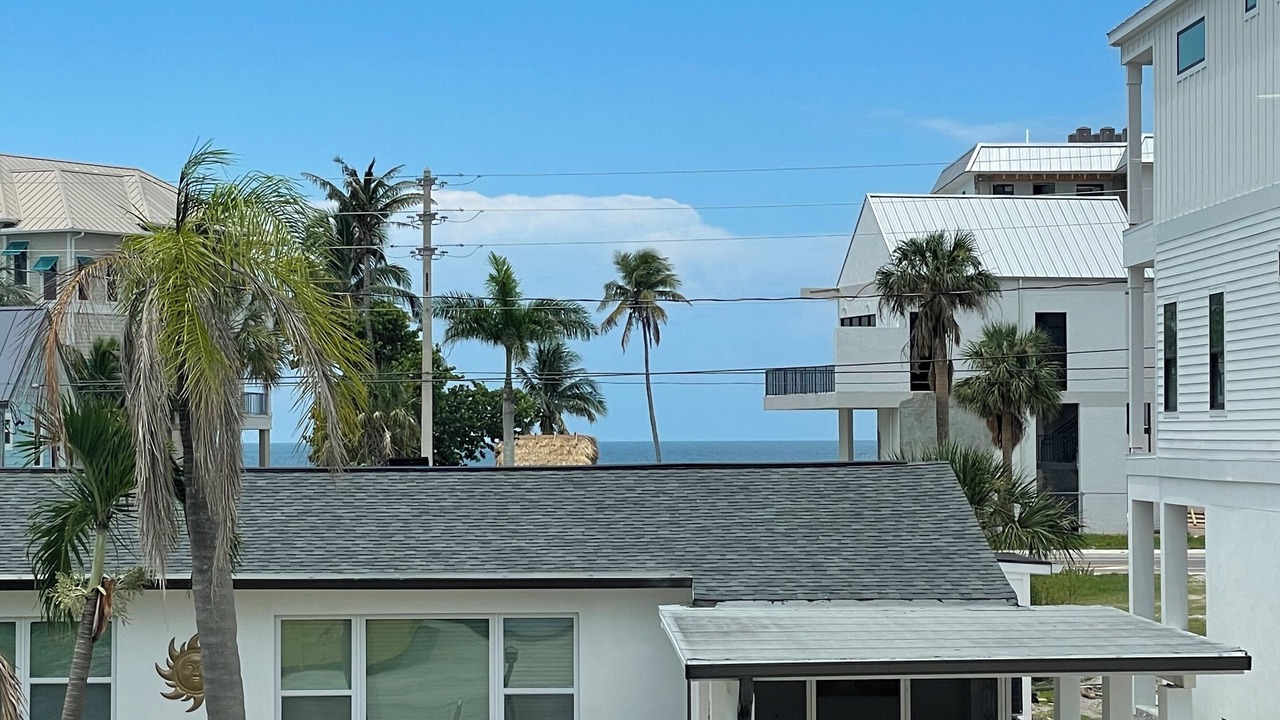 Photo of Bedroom in Mid Island