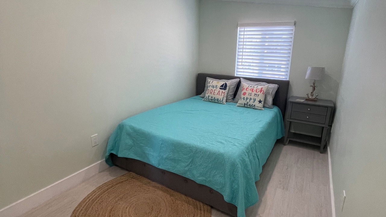 Photo of Bedroom in Mid Island