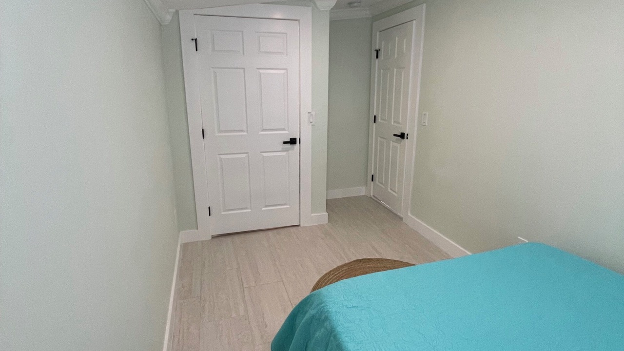 Photo of Bedroom in Mid Island