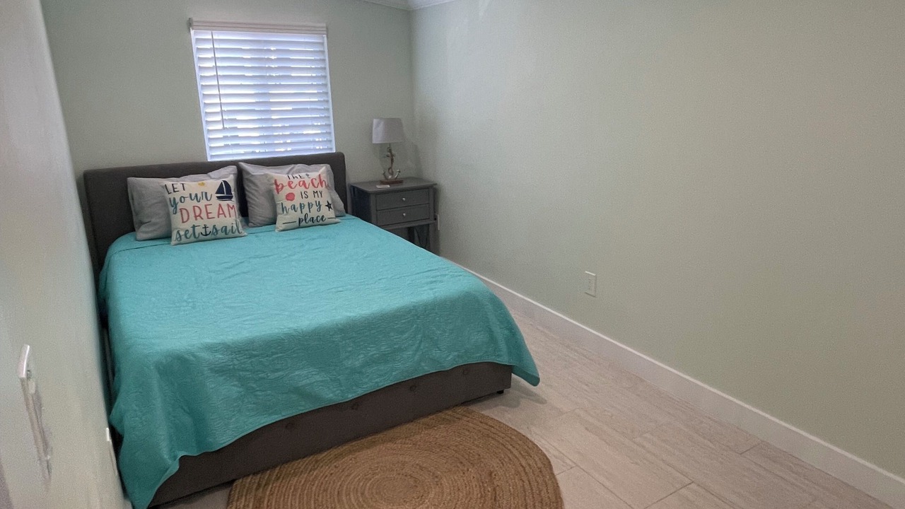 Photo of Bedroom in Mid Island