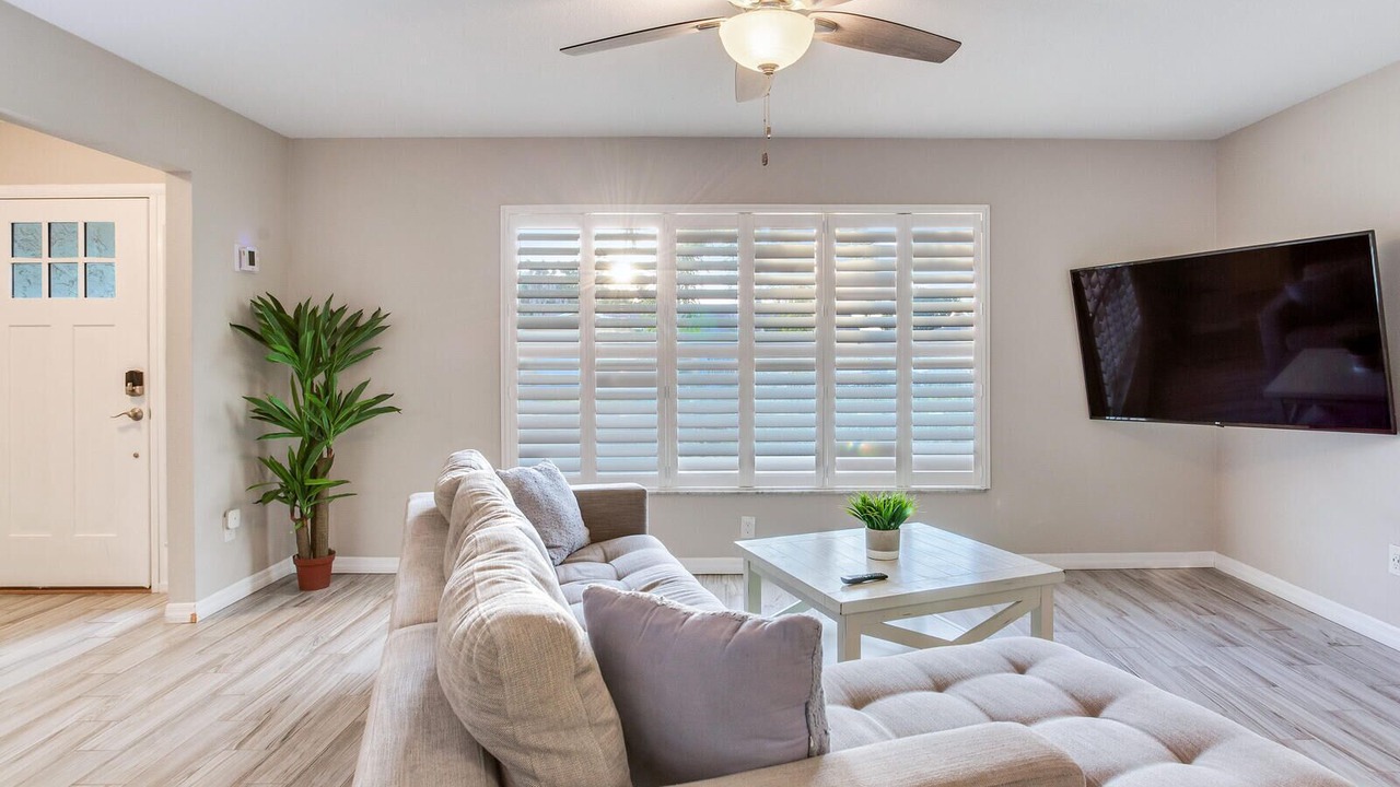 Photo of Livingroom in Tampa Shores