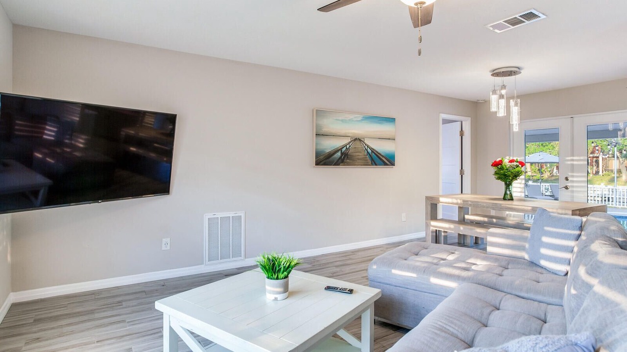 Photo of Bedroom in Tampa Shores