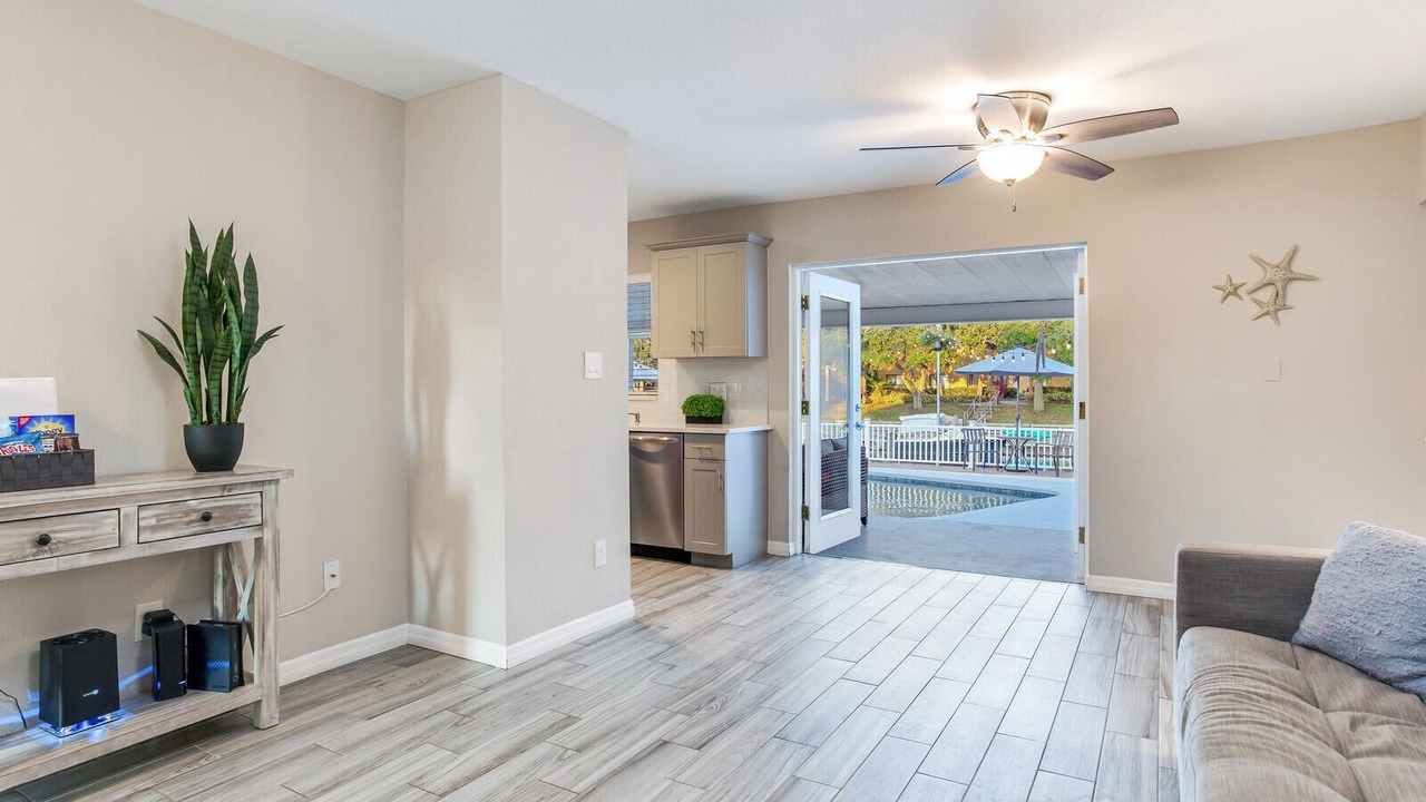 Photo of Bedroom in Tampa Shores