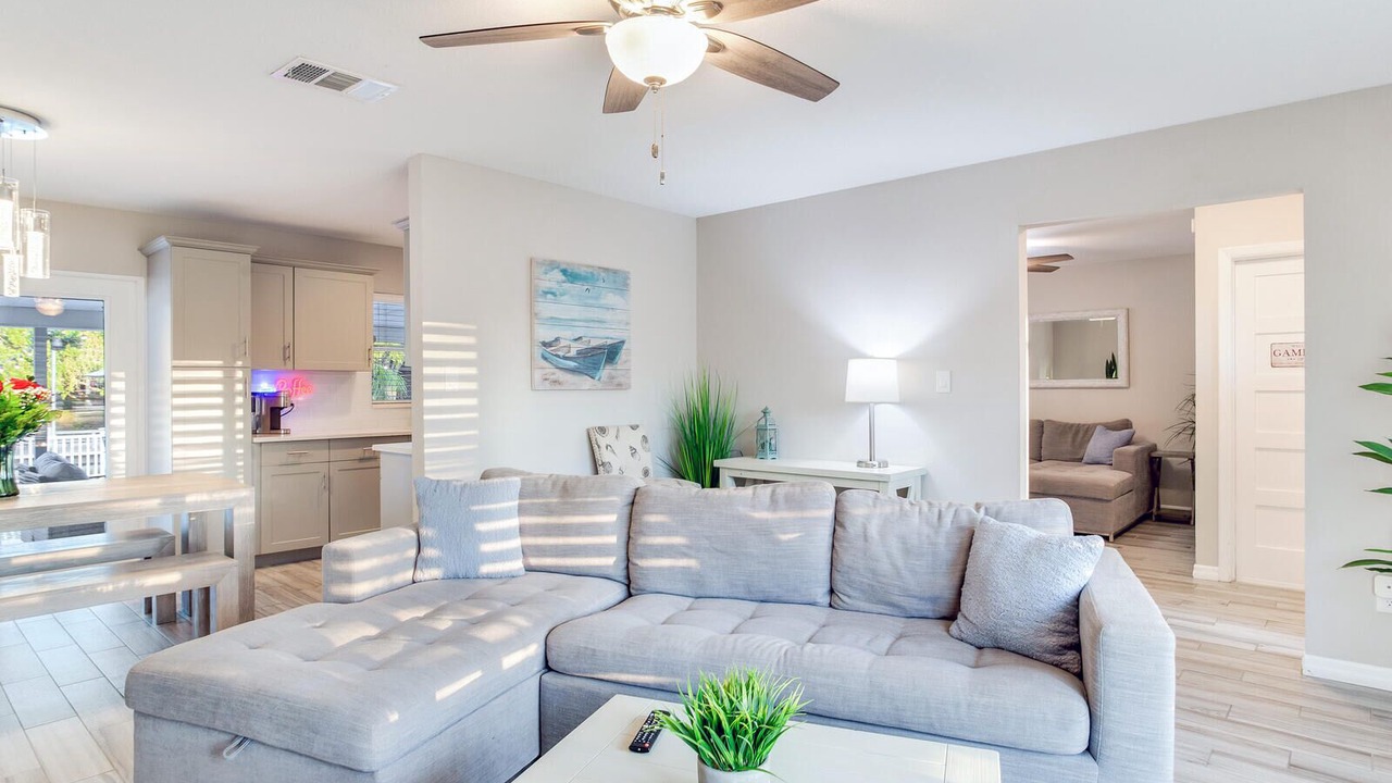 Photo of Bedroom in Tampa Shores