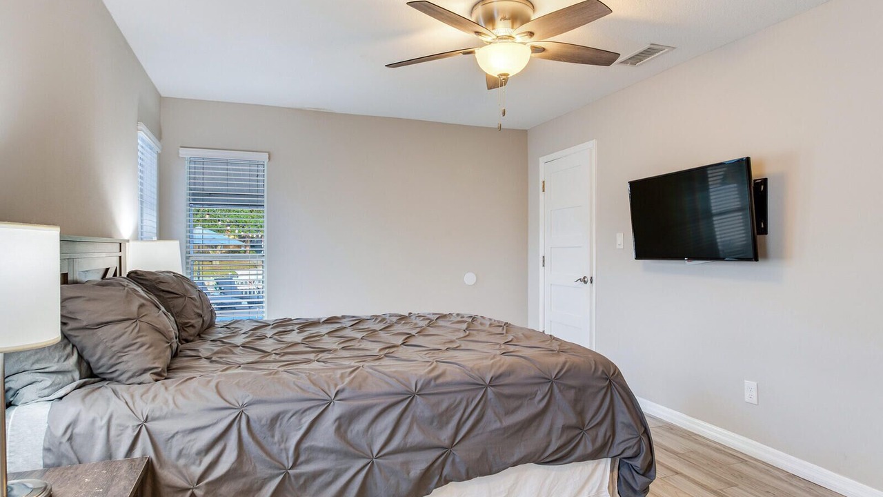 Photo of Bedroom in Tampa Shores