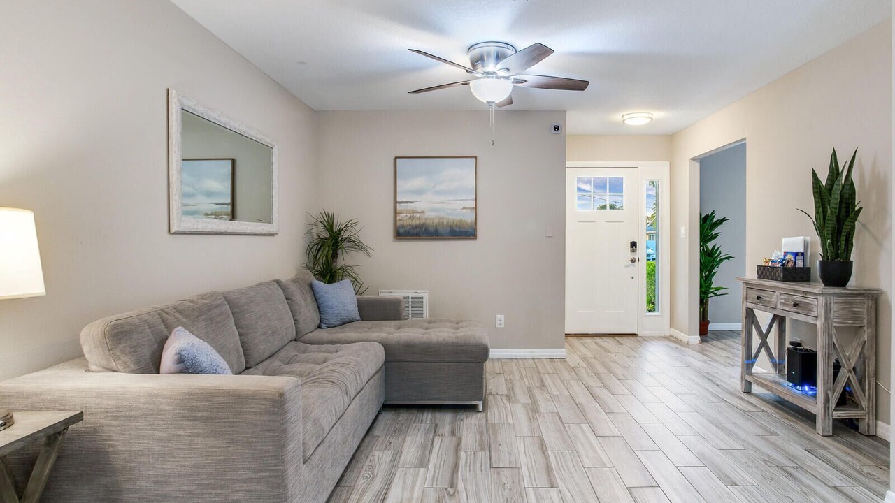 Photo of Bedroom in Tampa Shores