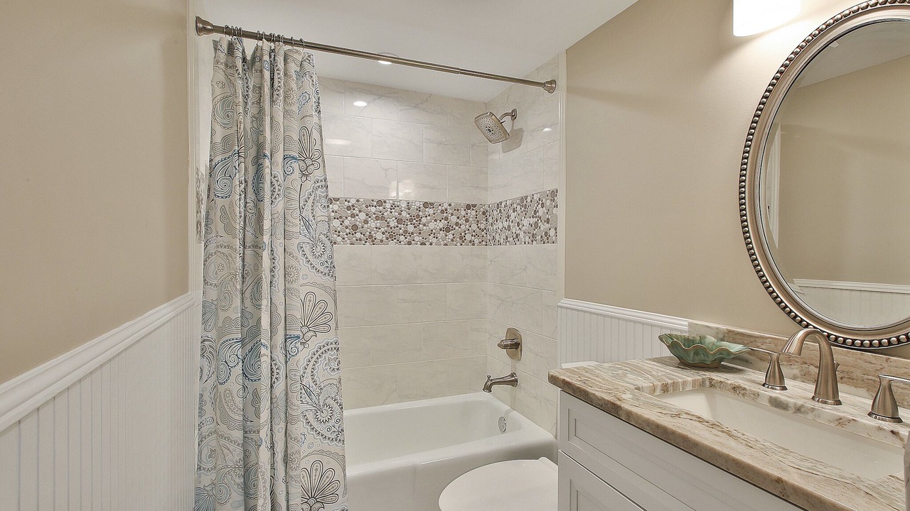 Photo of Bathroom in Folly Field
