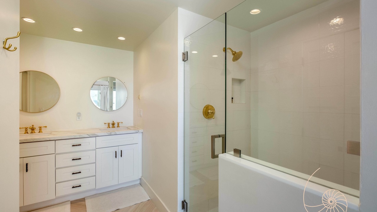 Photo of Bathroom in Islamorada