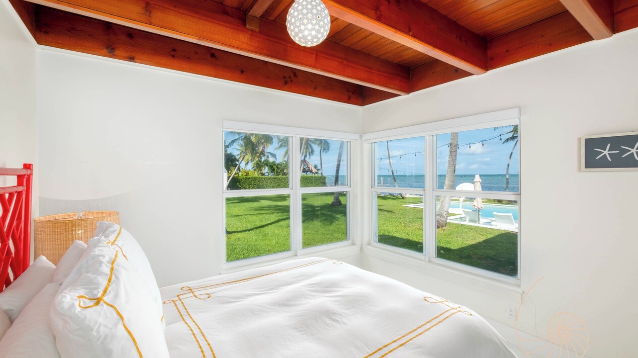 Photo of Bedroom in Islamorada