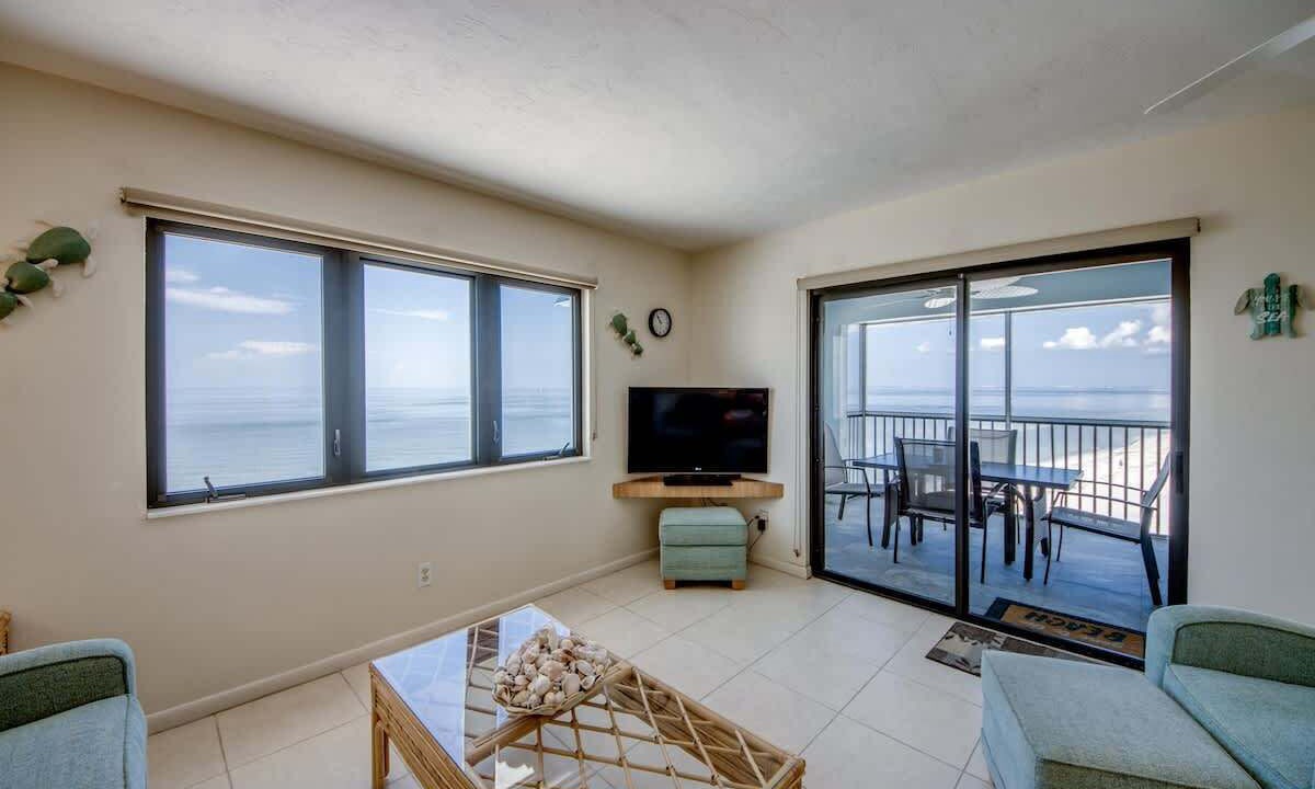 Photo of Livingroom in Fort Myers Beach