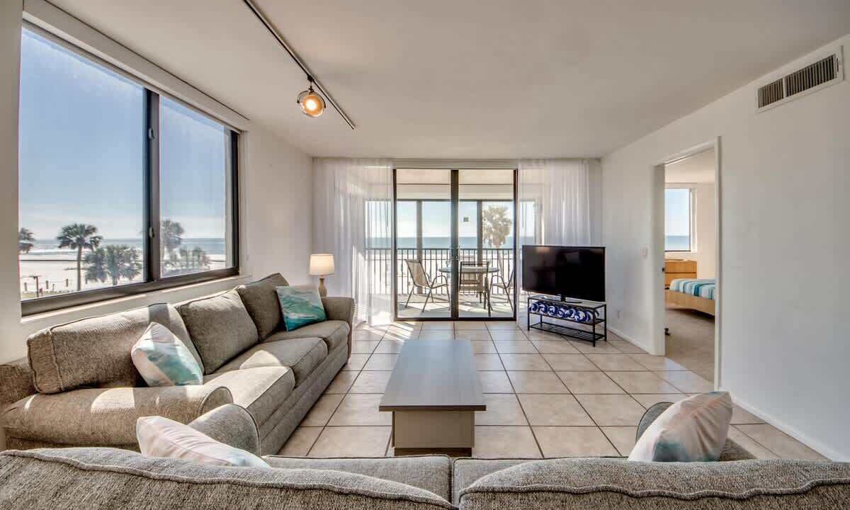 Photo of Livingroom in Fort Myers Beach