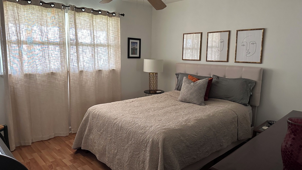 Photo of Bedroom in Historic Downtown Melbourne
