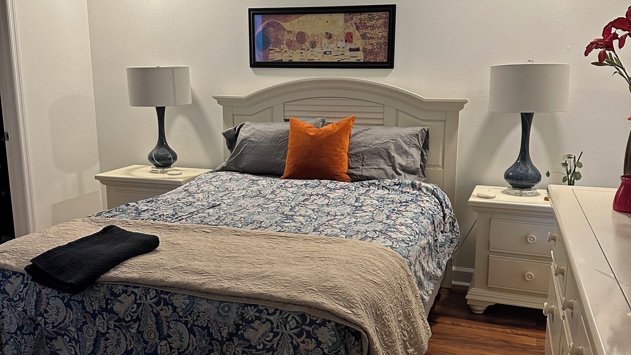 Photo of Bedroom in Historic Downtown Melbourne