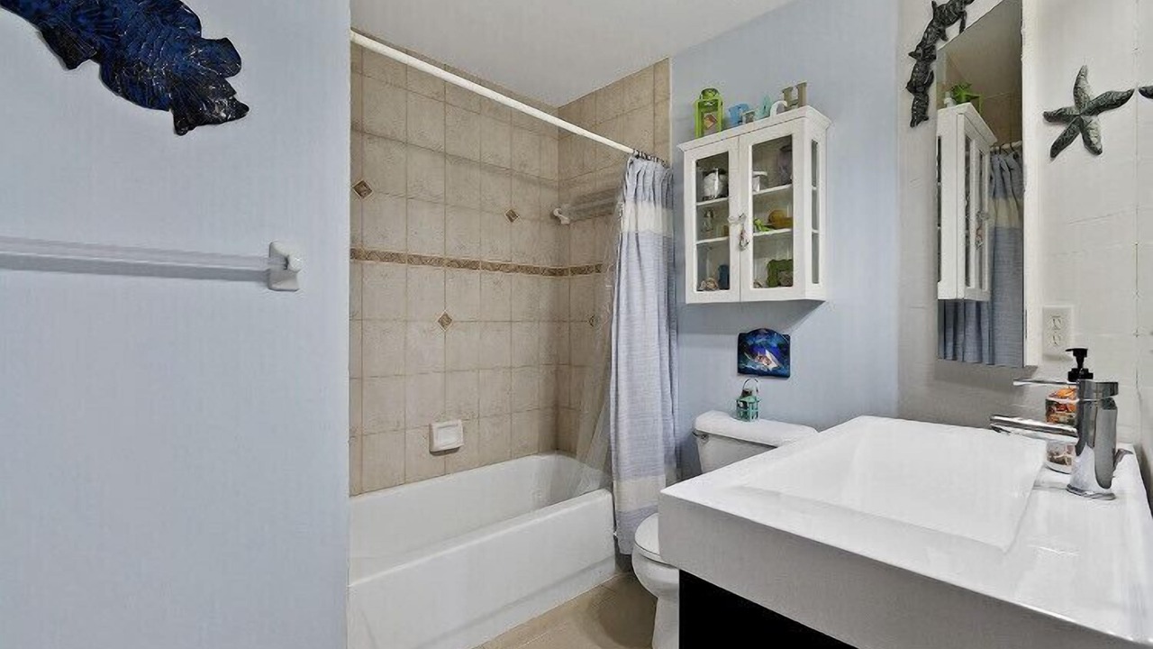 Photo of Bathroom in North Palm Beach Heights