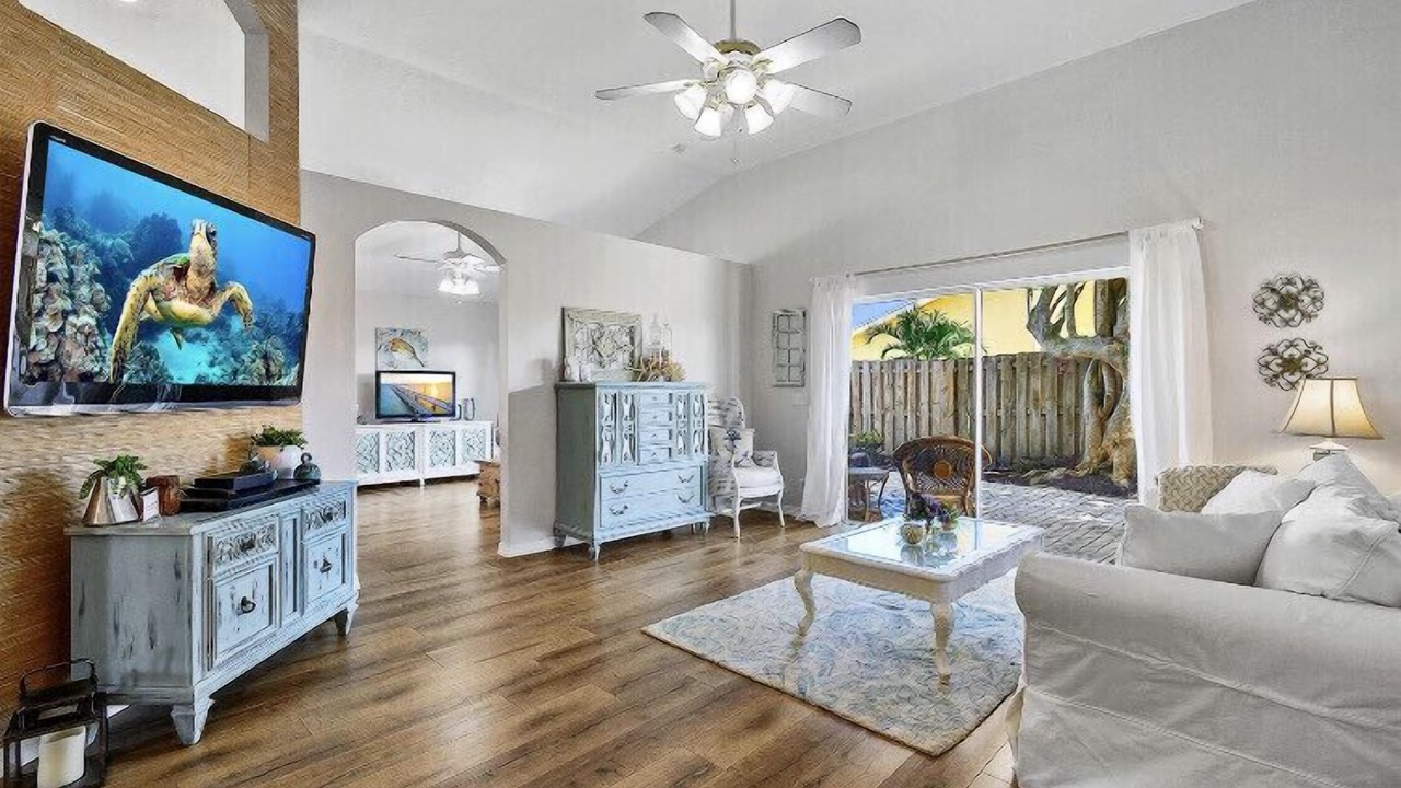 Photo of Livingroom in North Palm Beach Heights