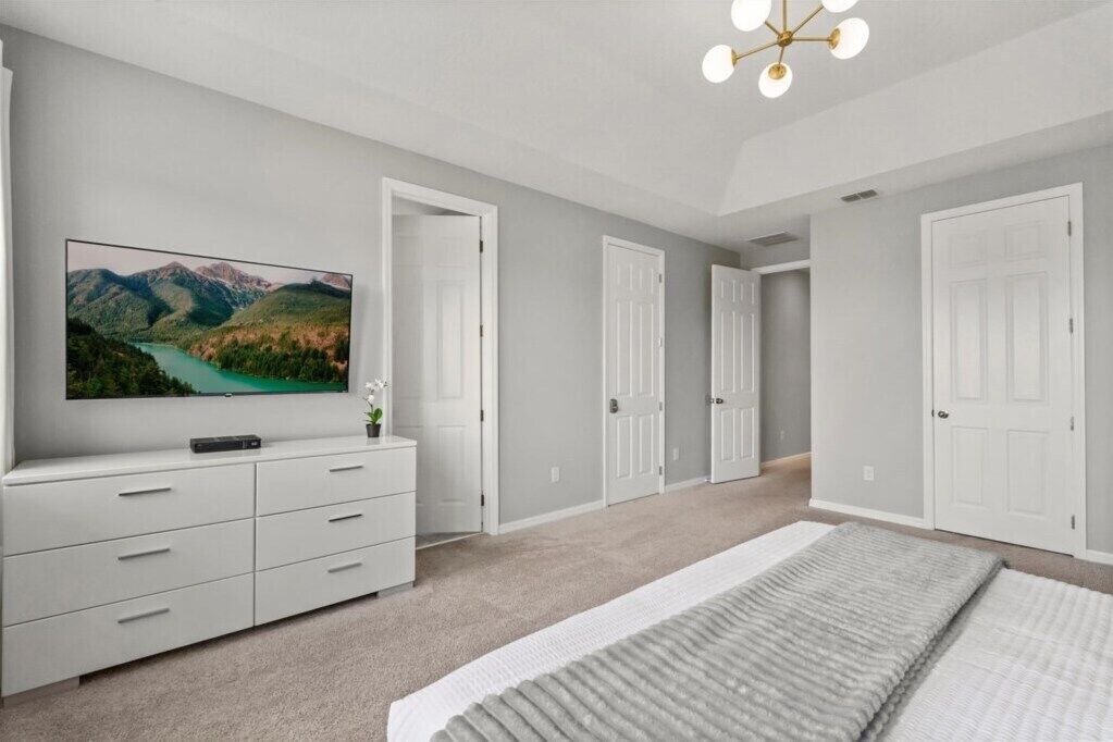 Photo of Bedroom in Bay Lake