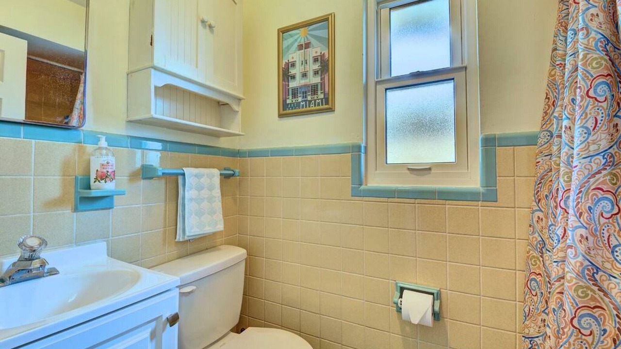 Photo of Bathroom in Indian Beach Sapphire Shores