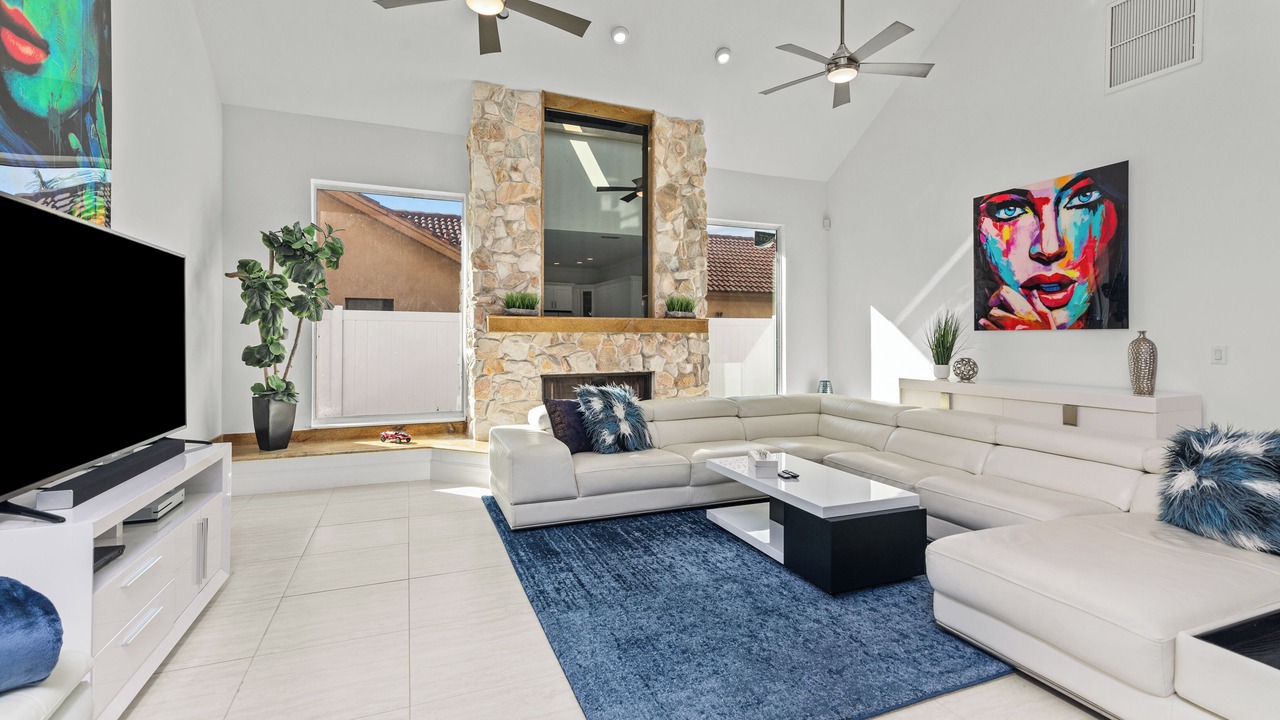 Photo of Livingroom in Caloosahatchee
