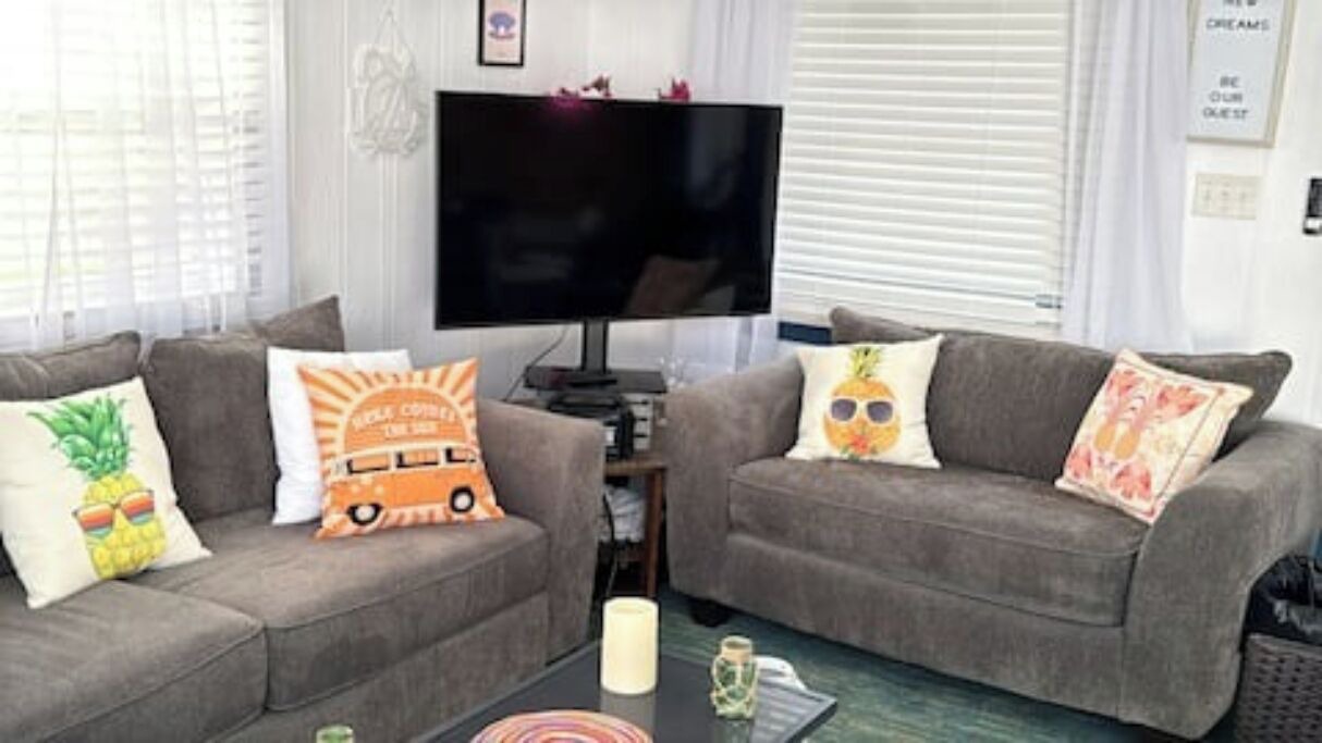 Photo of Livingroom in Englewood East