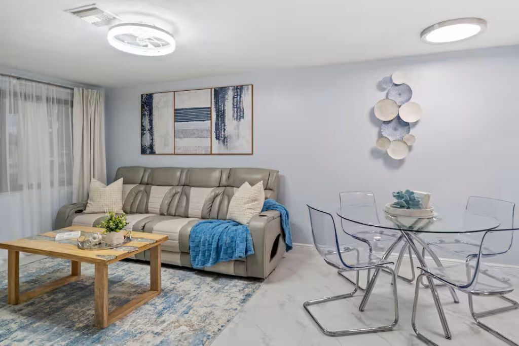 Photo of Livingroom in Fort Myers Shores