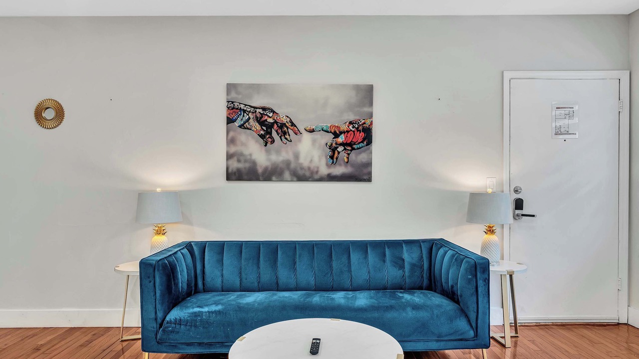 Photo of Livingroom in Bay Harbor Islands