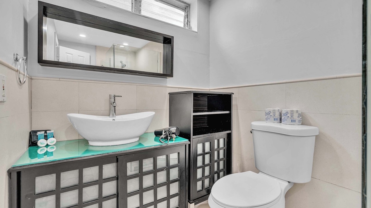 Photo of Bathroom in Bay Harbor Islands