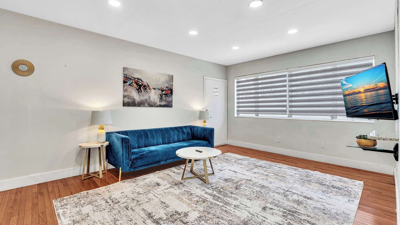 Photo of Livingroom in Bay Harbor Islands