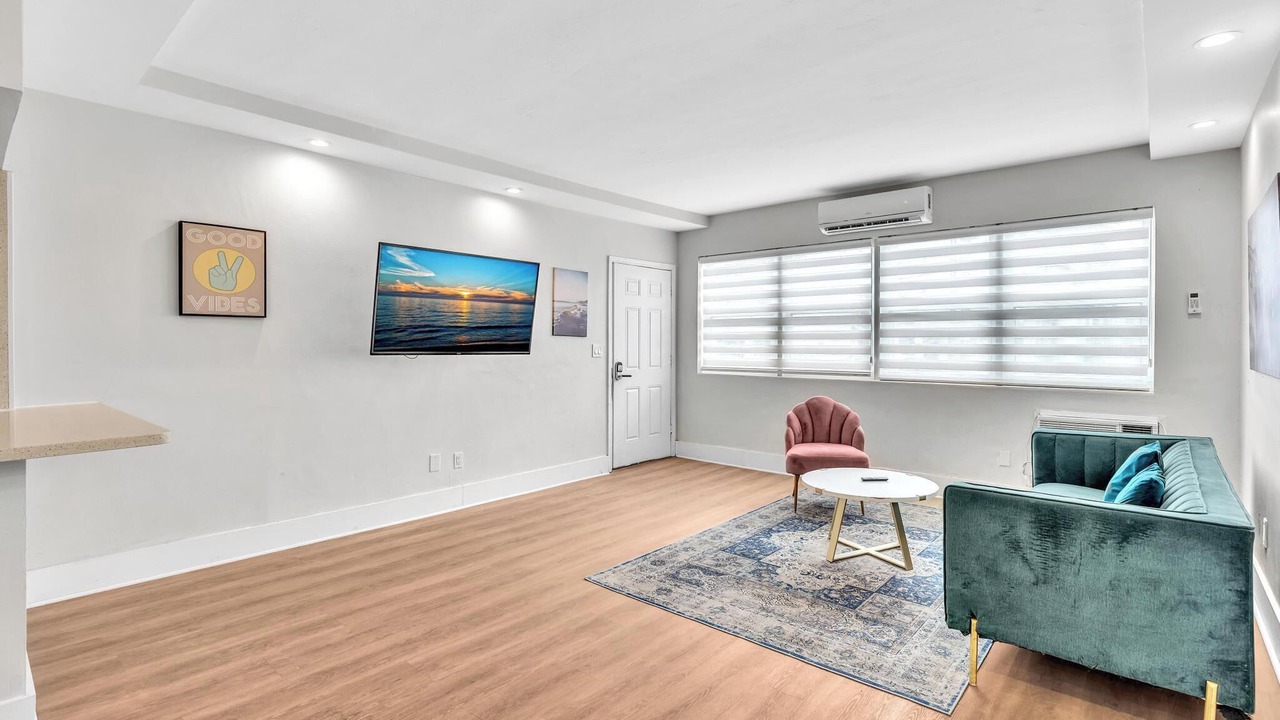 Photo of Livingroom in Bay Harbor Islands