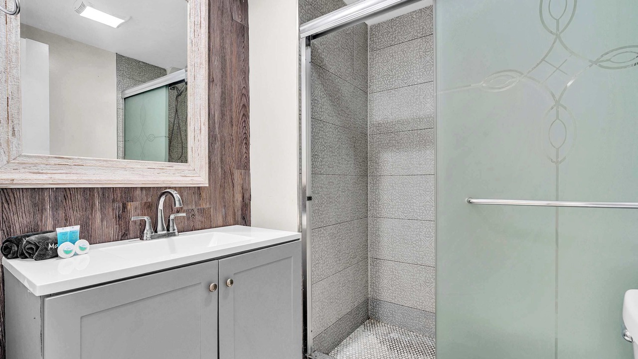 Photo of Bathroom in Bay Harbor Islands