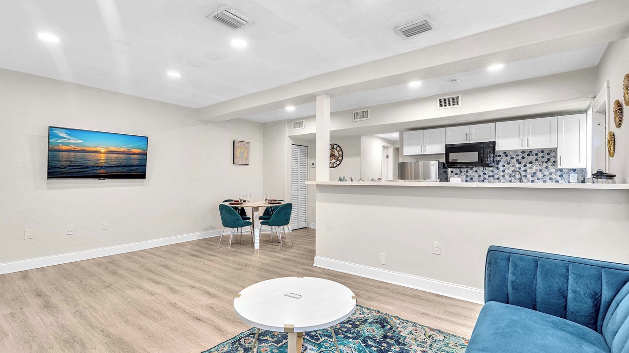 Photo of Livingroom in Bay Harbor Islands