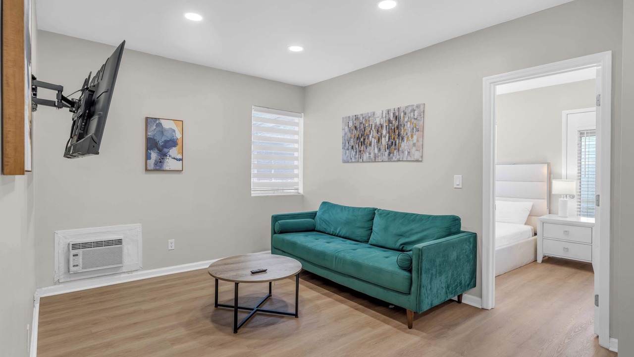 Photo of Livingroom in Bay Harbor Islands