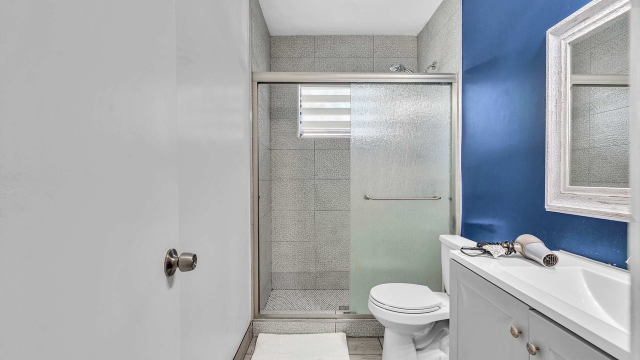 Photo of Bathroom in Bay Harbor Islands