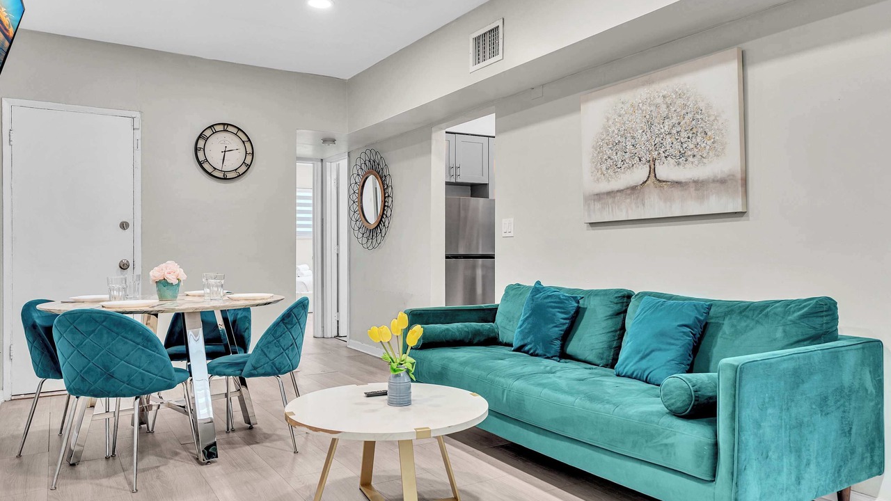 Photo of Livingroom in Bay Harbor Islands