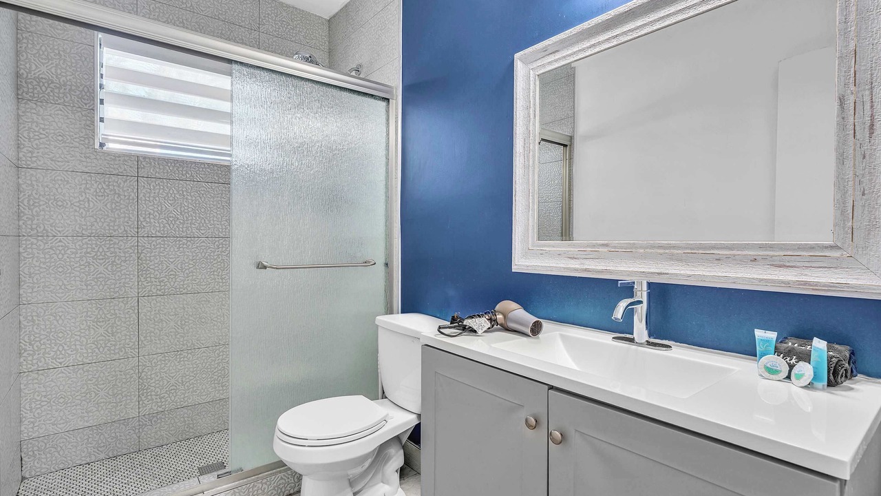Photo of Bathroom in Bay Harbor Islands