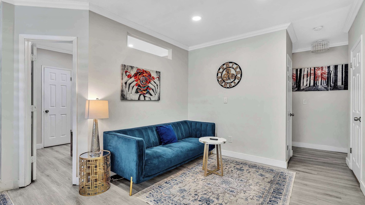 Photo of Livingroom in Bay Harbor Islands